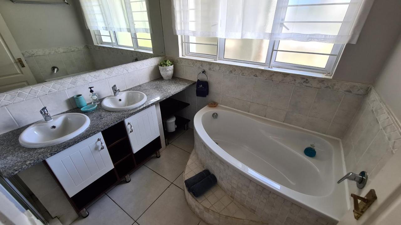 בליטו Shaka'S Seat Guesthouse מראה חיצוני תמונה